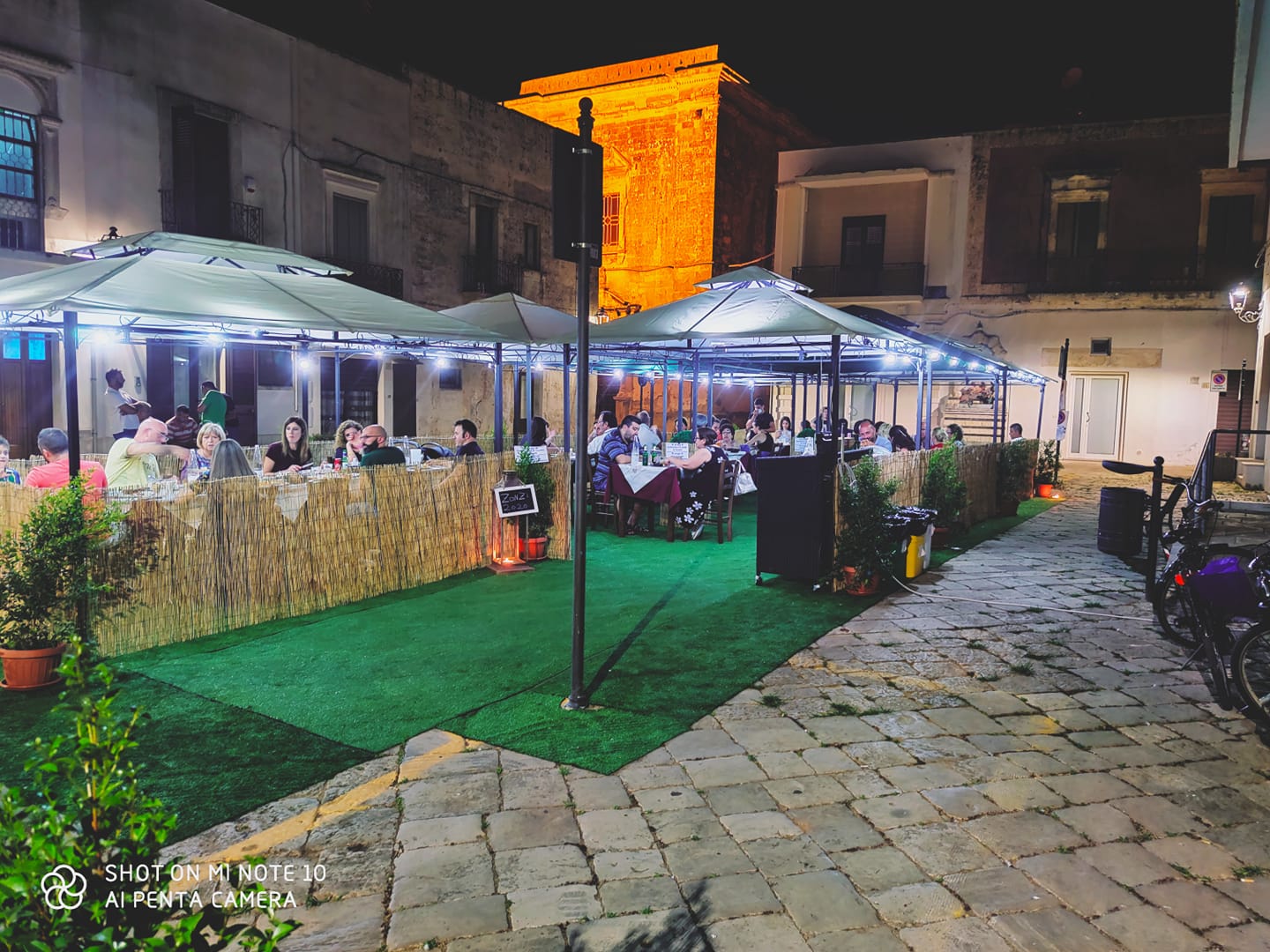 "ZONZI" A via Umberto I Soleto